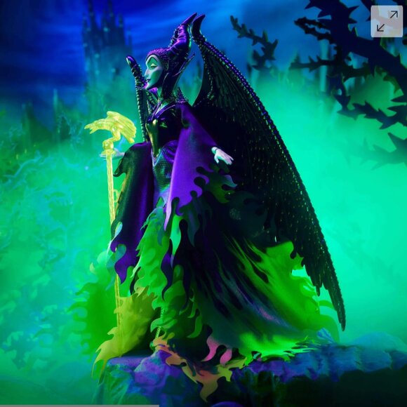 Mattel Creations - Disney Collector DARKNESS DESCENDS SERIES - Maleficent Doll - Picture 13 of 16